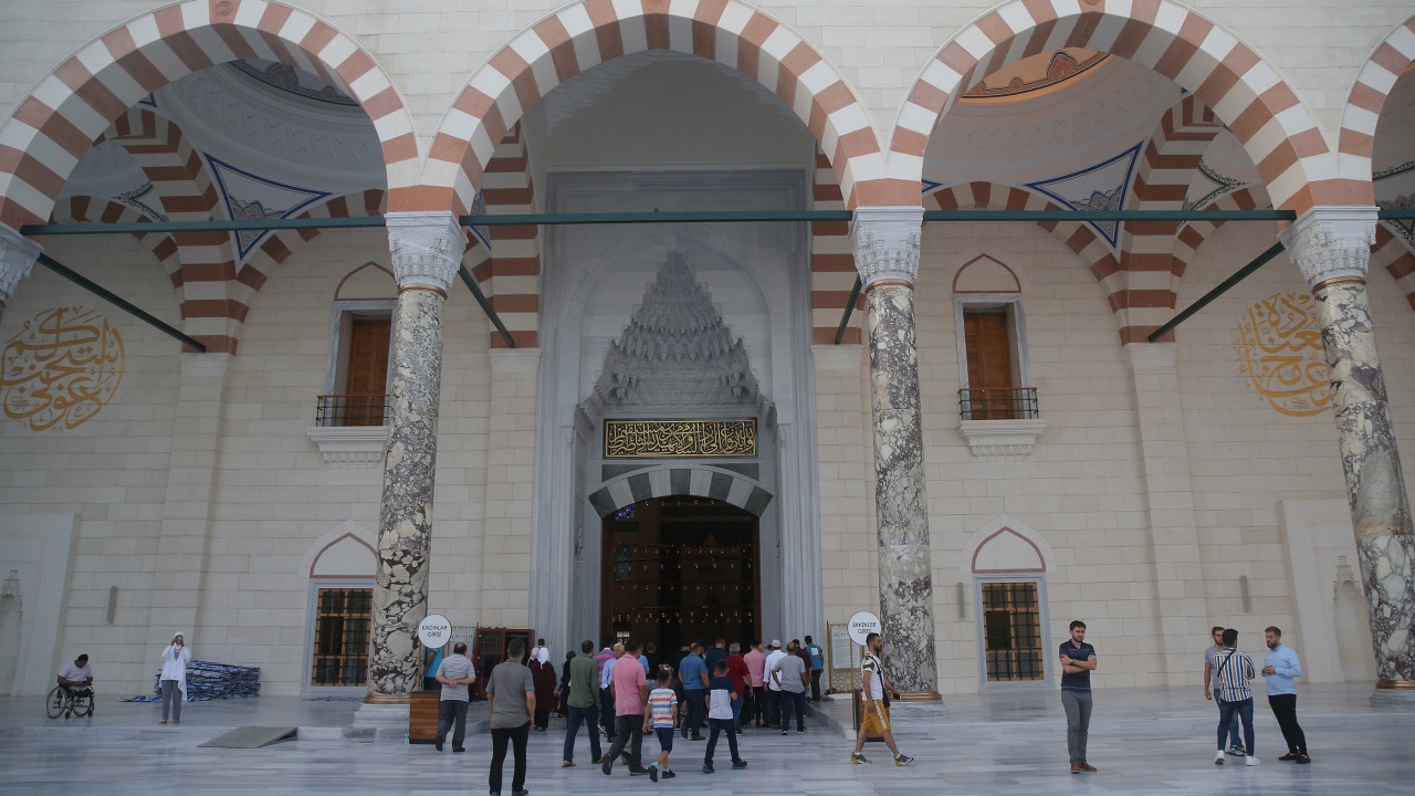 Cami, 3 Mayıs`ta Cumhurbaşkanı Recep Tayyip Erdoğan`ın katılımıyla açıldı.