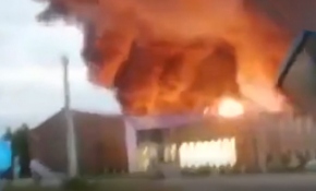 İtalya'da atık imha deposunda büyük yangın