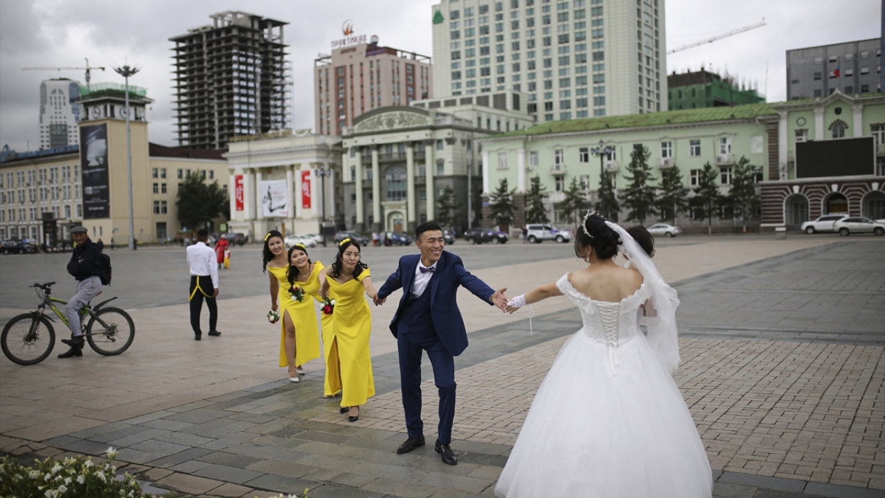 Bu gizemli coğrafyaya adım atanların ilk durağı başkent Ulan Batur. 