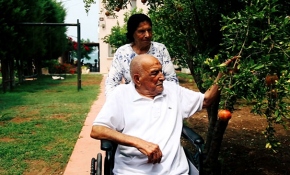 92 yaşındaki Muhterem Okutur hayatını yeşile adadı