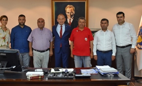 Para dolu çantayı sahibine teslim etti, hediyeyi kabul etmedi