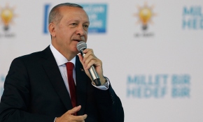 AK Parti'de istişareler büyük kongre öncesinde sürecek