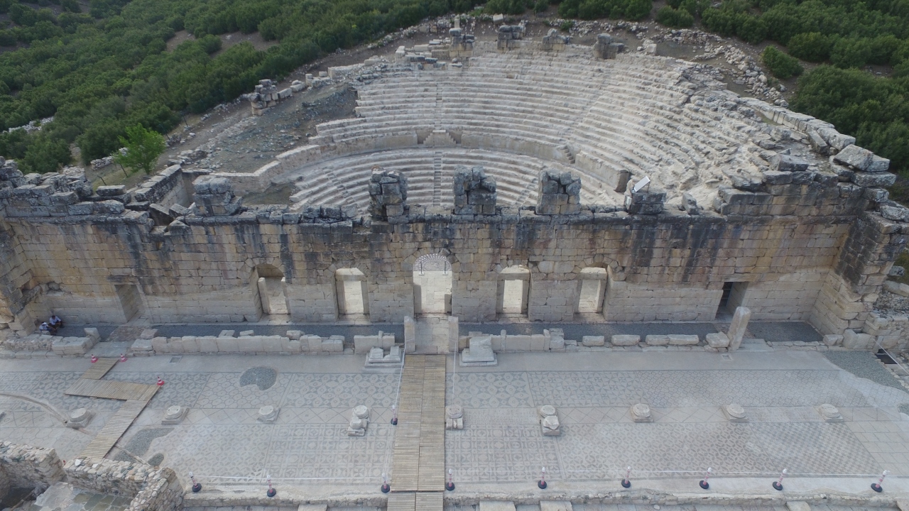 Özüdoğru, kazı çalışmaları hakkında,  Kibyra`nın Roma İmparatorluğu döneminde ekonomik olarak güçlü bir kent olduğunu söyledi.