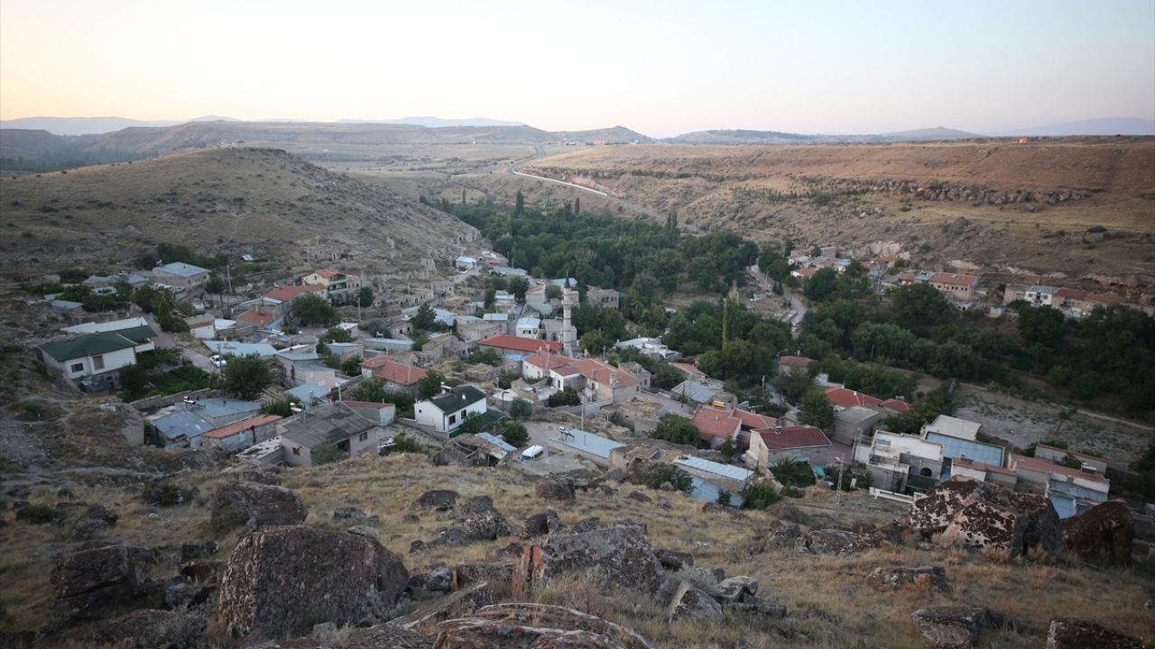 Ayrıca vadi, Kültepe Kaniş/Karum Höyüğü, zürafa fosil yatağı, kağnı yolları ve kuş cenneti Engir Gölü gibi birçok değere ev sahipliği yapıyor.