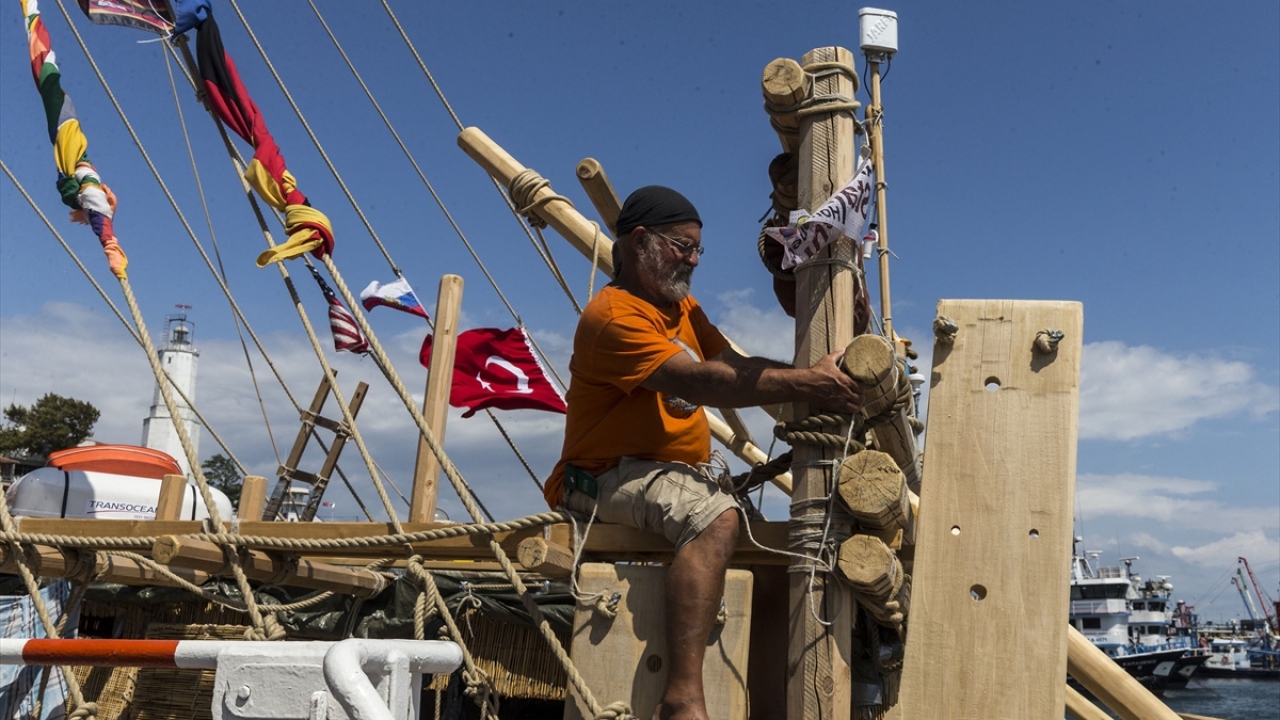 Bulgaristan`ın Varna Limanı`ndan denize indirilen geminin, İstanbul Boğazı ve Çanakkale Boğazı`ndan geçerek son durağı olan Mısır`ın İskenderiye Limanı`na ulaşması hedefleniyor.