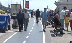 Bisiklet sürücüleri kendilerine ayrılan yolun işgalinden şikayetçi