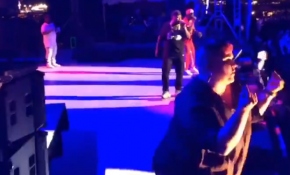 Rap şarkısını işaret diline aynı hızda tercüme etti