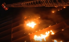 Fransa'da 10 katlı bina alevlere teslim oldu