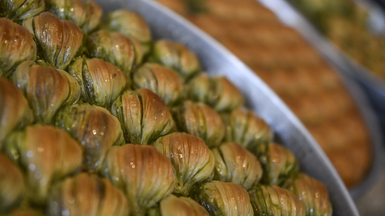 Festival öncesi kentteki ustaları tatlı bir telaş sardı.