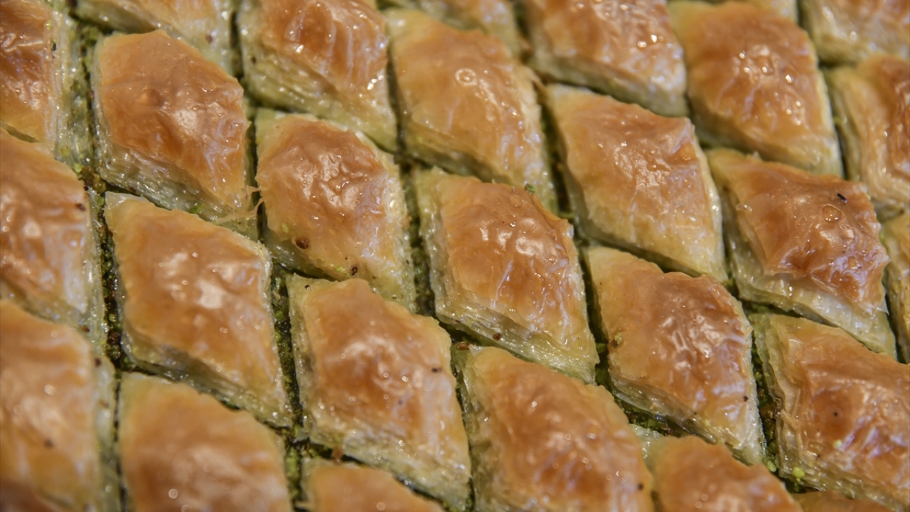 Baklavadan kebaba, beyrandan katmere onlarca yöresel lezzeti festivalde görücüye çıkacak.