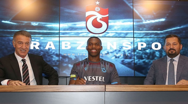 İngiliz golcü imzayı attı, bin forma satın aldı