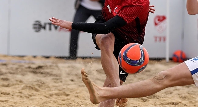 FIFA'dan Türk hakemlere görev