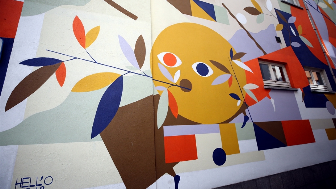 Çizgi romanların duvarlara işlenmesi ise 1991`e uzanıyor. 