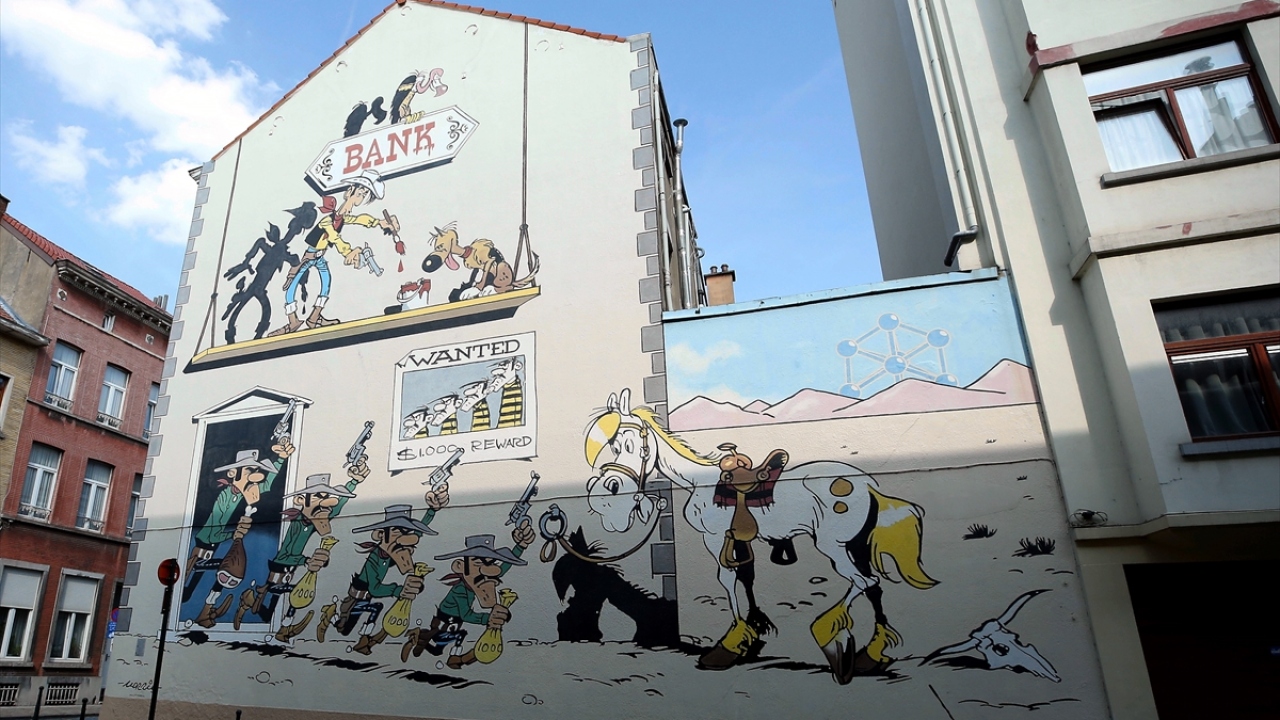 Kentin sokaklarında gezginleri bekleyen bir başka karakter ise Vahşi Batı`nın yalnız kovboyu Red Kit. Birçok kişinin çocukluk döneminden anımsayacağı Red Kit`e Daltonlar ve sadık atı düldül eşlik ediyor.