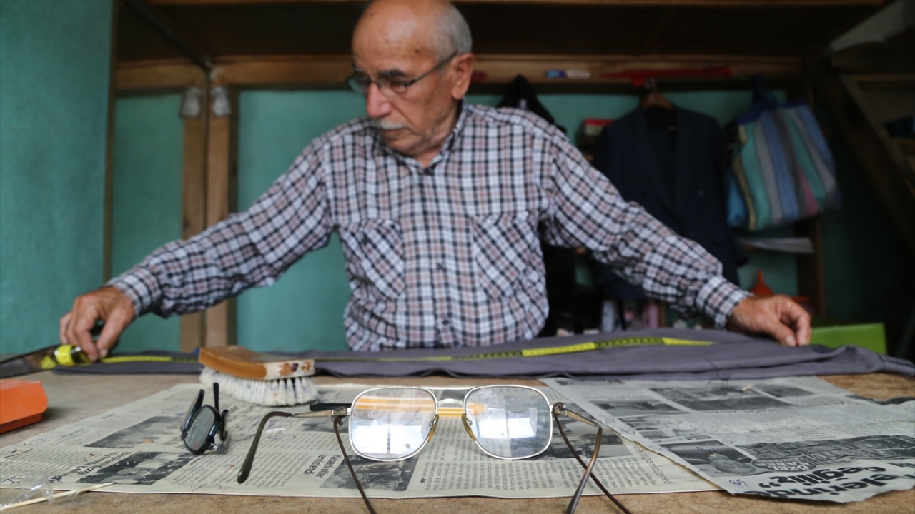 İlçedeki son terzi: Mustafa Usta