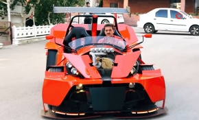 Emekli maaşıyla spor otomobil yaptı