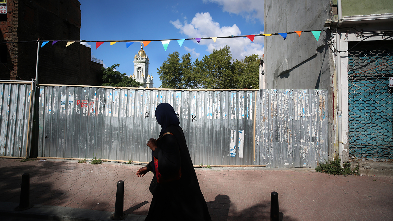 Semtin ikinci gözde yapısı ise Stefi Stefan Bulgar Kilisesi, namı diğer Demir Kilise. 1898 yılında inşa edilen kilise tarih boyunca birçok yangın atlattı.