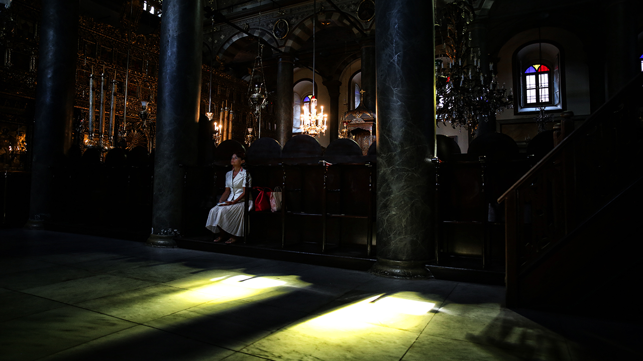 Bulunduğu noktada geçmişte Burç Kilisesi adıyla bir başka kilise olan Aya Yorgi Patrikhane Kilisesi 1614 yılından bu yana ayakta durarak günümüzde yerli ve yabancı ziyaretçilerin ilgi odağı oluyor