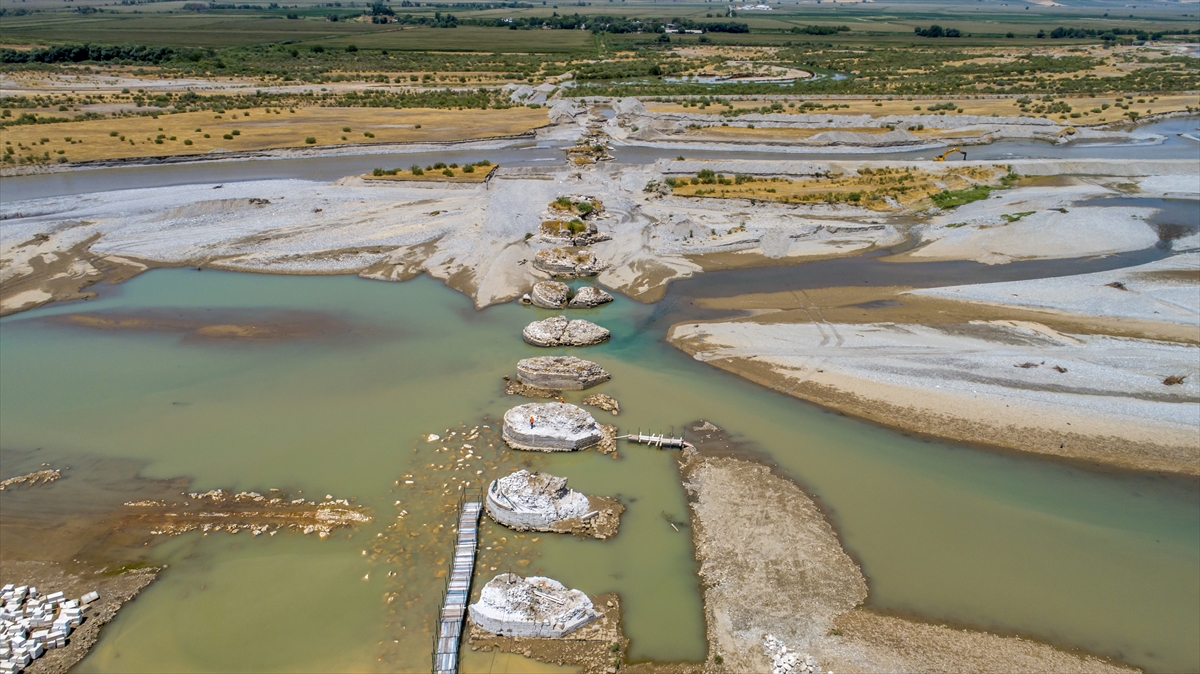 Karayolları Genel Müdürlüğü, Batman il merkezine yaklaşık 6 kilometre uzaklıktaki Bıçakçı köyünün kuzeyindeki Batman Çayı üzerinde Romalılar döneminde yapılan, daha sonra Artukluların onardığı köprüyü turizme kazandırmak için çalışma başlattı.