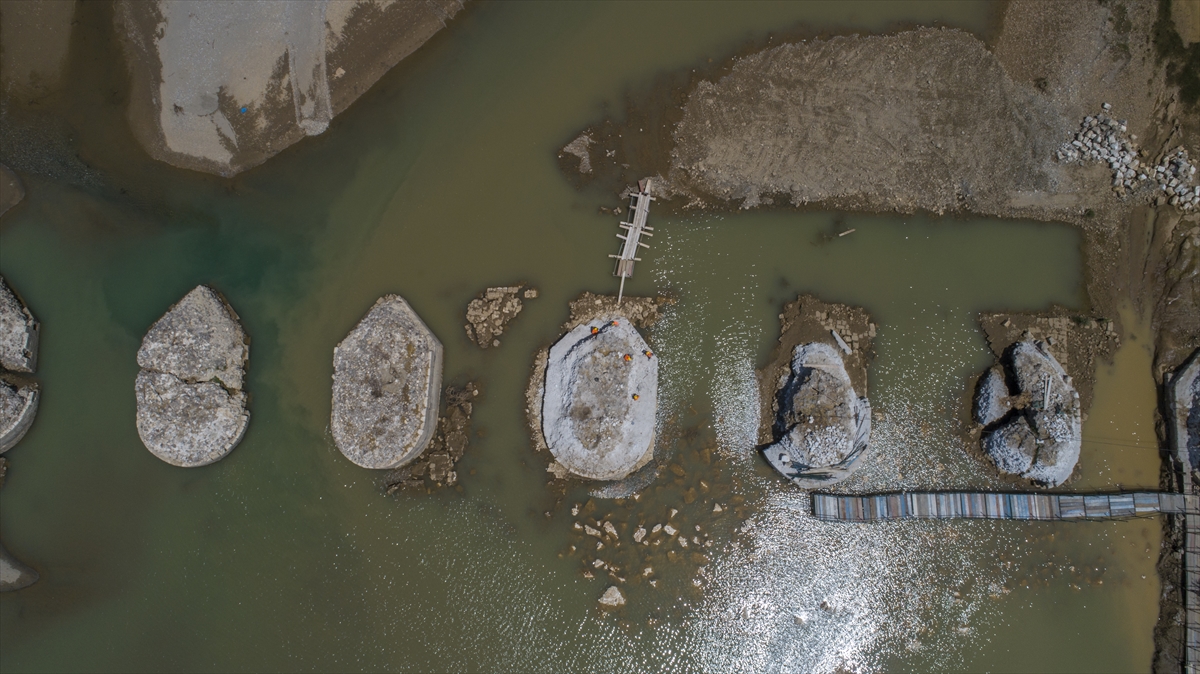 Köprünün çevresine millet bahçesi