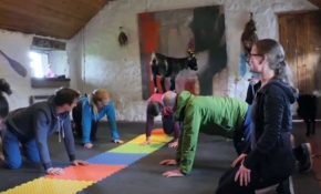 İskoçya'nın keçili pilates dersi