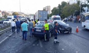 TEM bağlantı yolunda zincirleme kaza: 4 yaralı