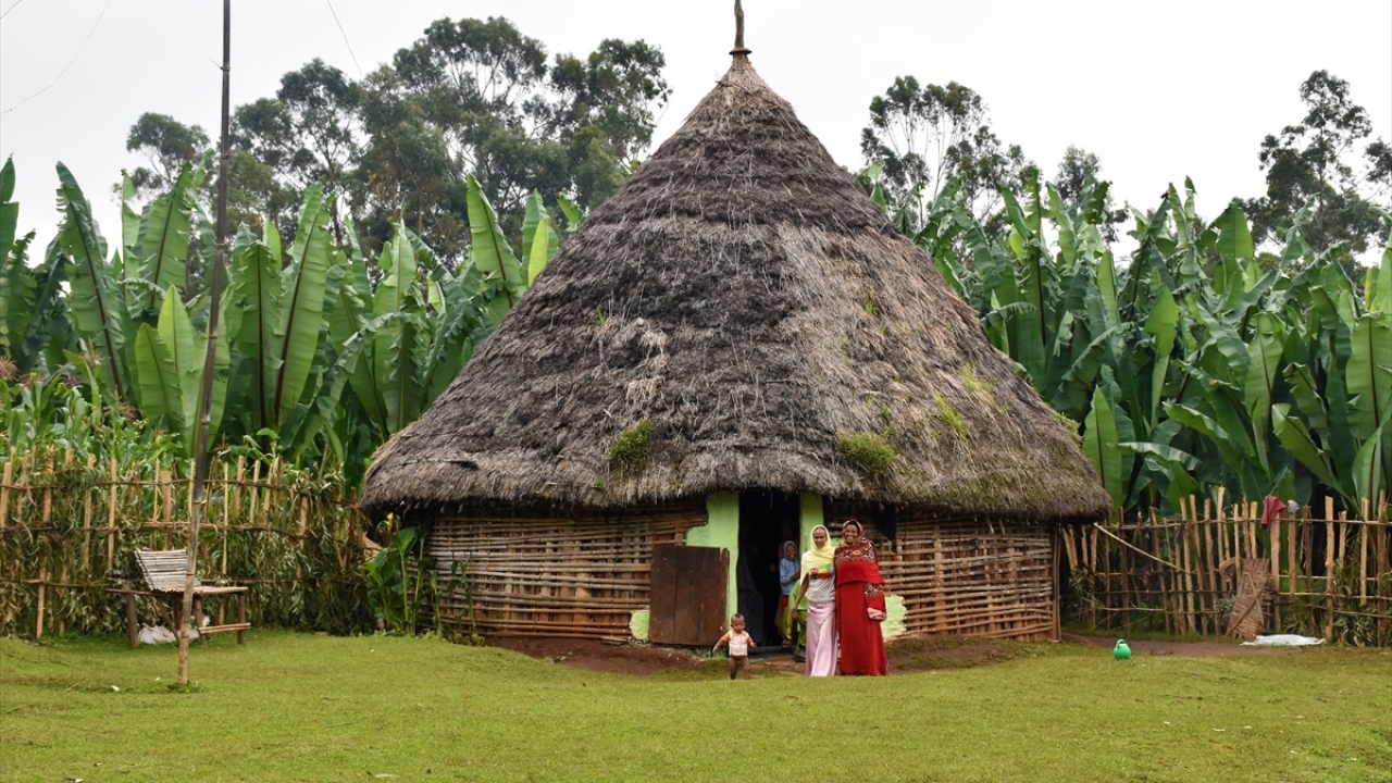 "Etiyopyada hayatı etkileyen sosyal sorunlardan biri yoksulluk"
