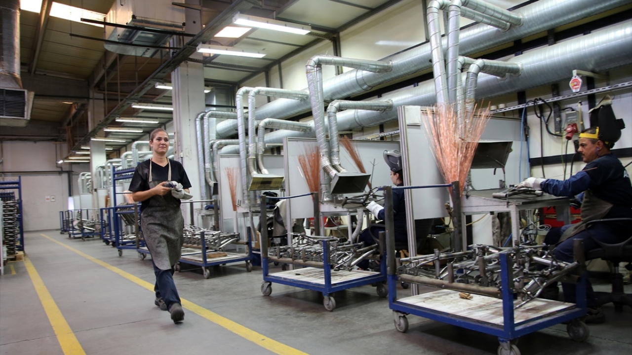 Firma, 500 kişinin çalıştığı tesiste günde ortalama bin 800 bisiklet üretiyor.