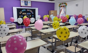 Öğretmenlerden öğrencilere ilk gün sürprizi