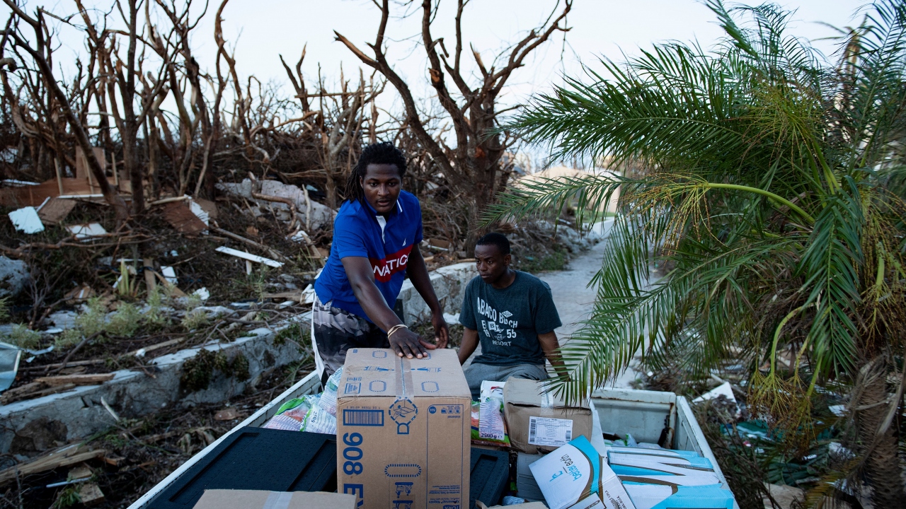 Bahamalar`da 70 bin kişinin acil gıda ve temiz içme suyuna ihtiyaç duyduğunu bildiren Birleşmiş Milletler, bölgeye 8 ton gıda yardımı gönderecek.