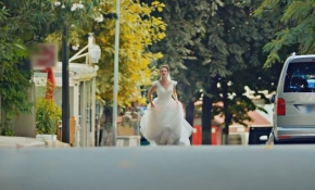 TRT'nin sevilen dizisi "Elimi Bırakma" izleyiciyle buluştu