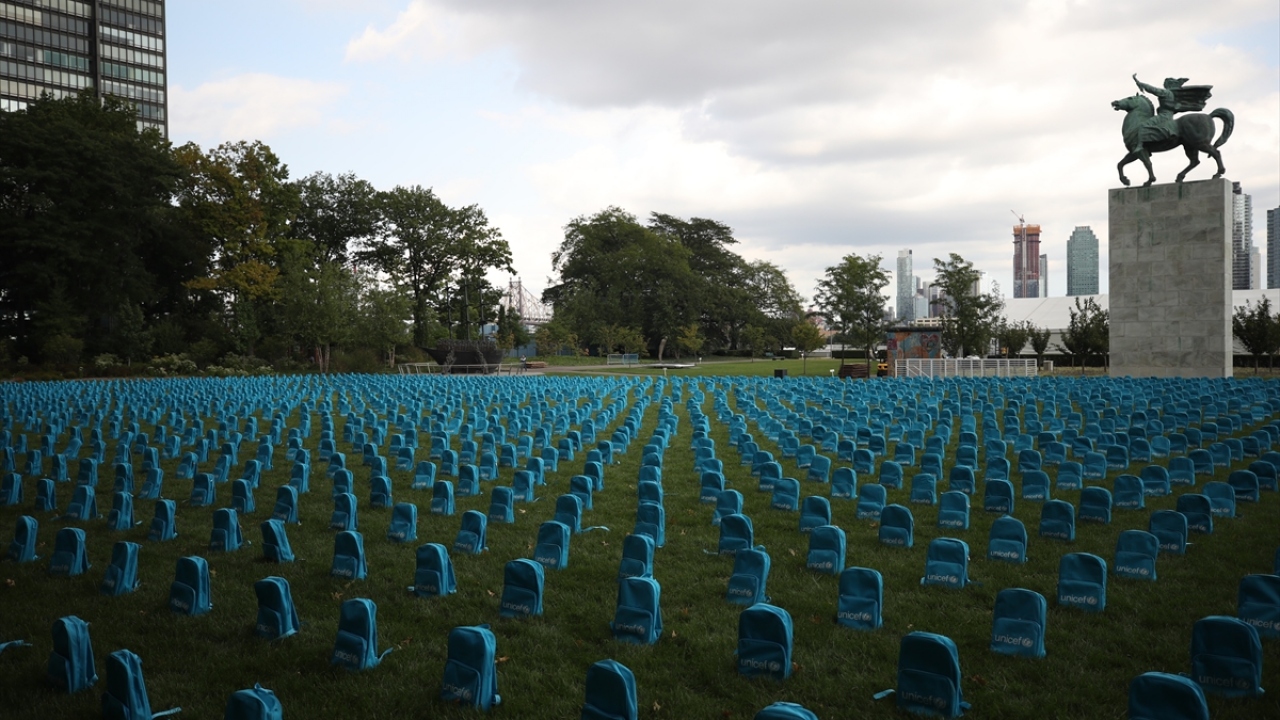 Amaç, savaş ve çatışmalardaki çocuk ölümlerine dikkat çekmek.