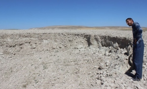 Konya'da yeni obruk vatandaşları korkuttu