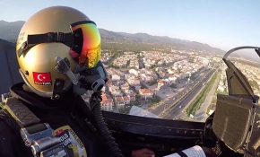 SOLOTÜRK'ün cesur gösterisi kokpit içinden kameraya yansıdı