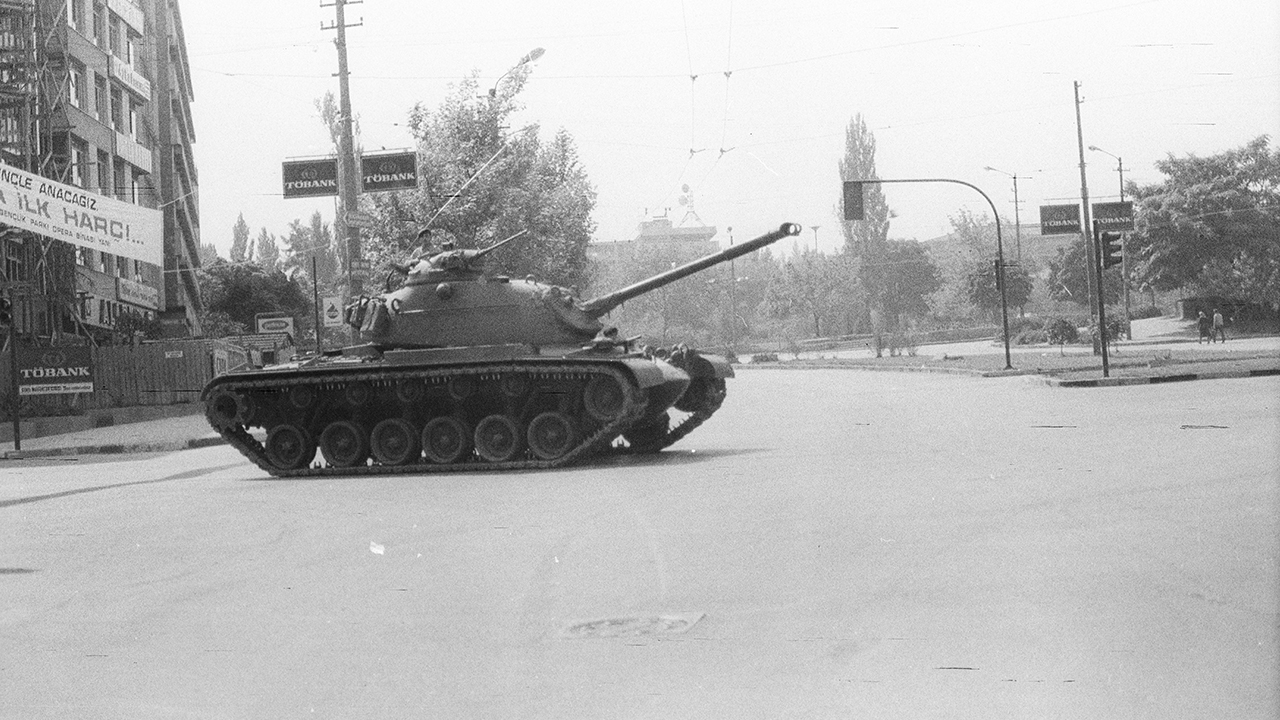 12 Eylül 1980 sabahı sokağa çıkma yasağı ilan edildi. (Arşiv)
