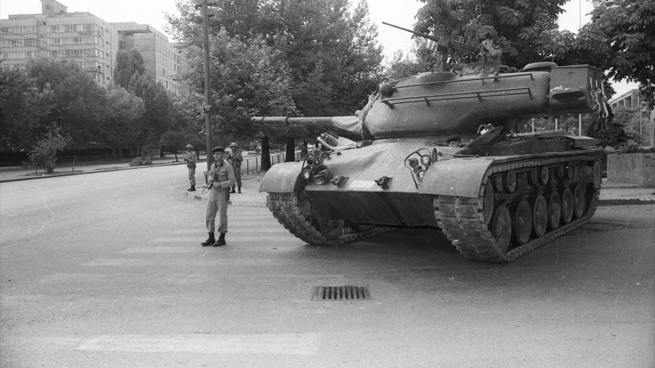 12 Eylül 1980 sabahı sokağa çıkma yasağı ilan edildi. (Arşiv)