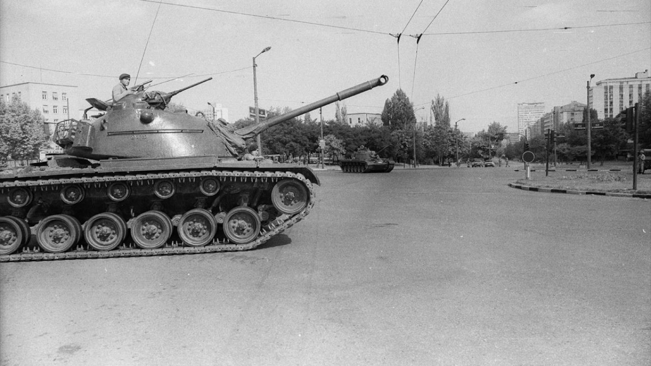 12 Eylül 1980 sabahı sokağa çıkma yasağı ilan edildi. (Arşiv)