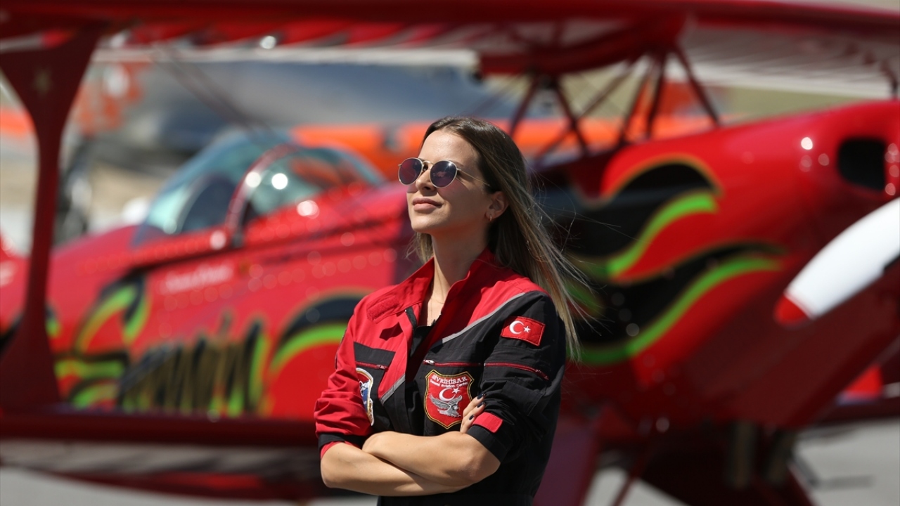 Şener, sosyal medyaya uçuş videolarını yüklediğinde çok fazla mesaj aldığını, bunun da kendisini motive edici bir unsur olduğunu dile getirdi.