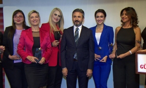 Gümüş Kariyer Ödülleri'nden 3'ü TRT spikerlerine verildi