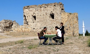 Tarihi liman kentinde satranç turnuvası