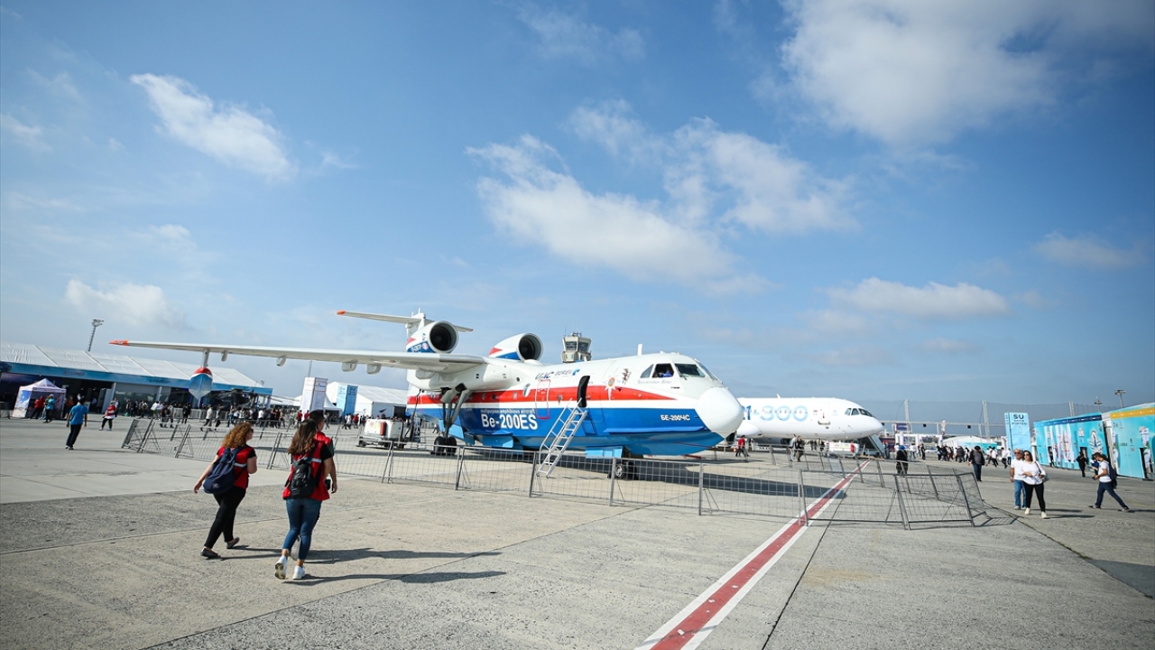 TEKNOFEST İstanbul`da Rus yangın söndürme uçağı Be-200 de yer aldı.