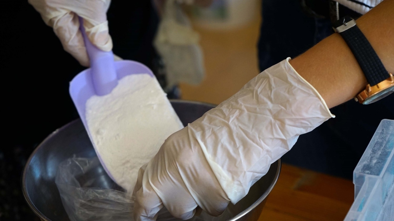 Fatma Nur Çetin ise yaz tatilinde okul harçlığını çıkarmak için proje kapsamında çalıştığı bilgisini verdi.