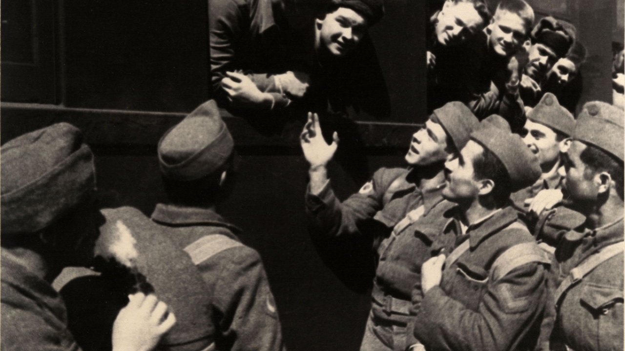 Birinci Kore Birliği`ne katılan askerler trenle uğurlandı. (Arşiv)