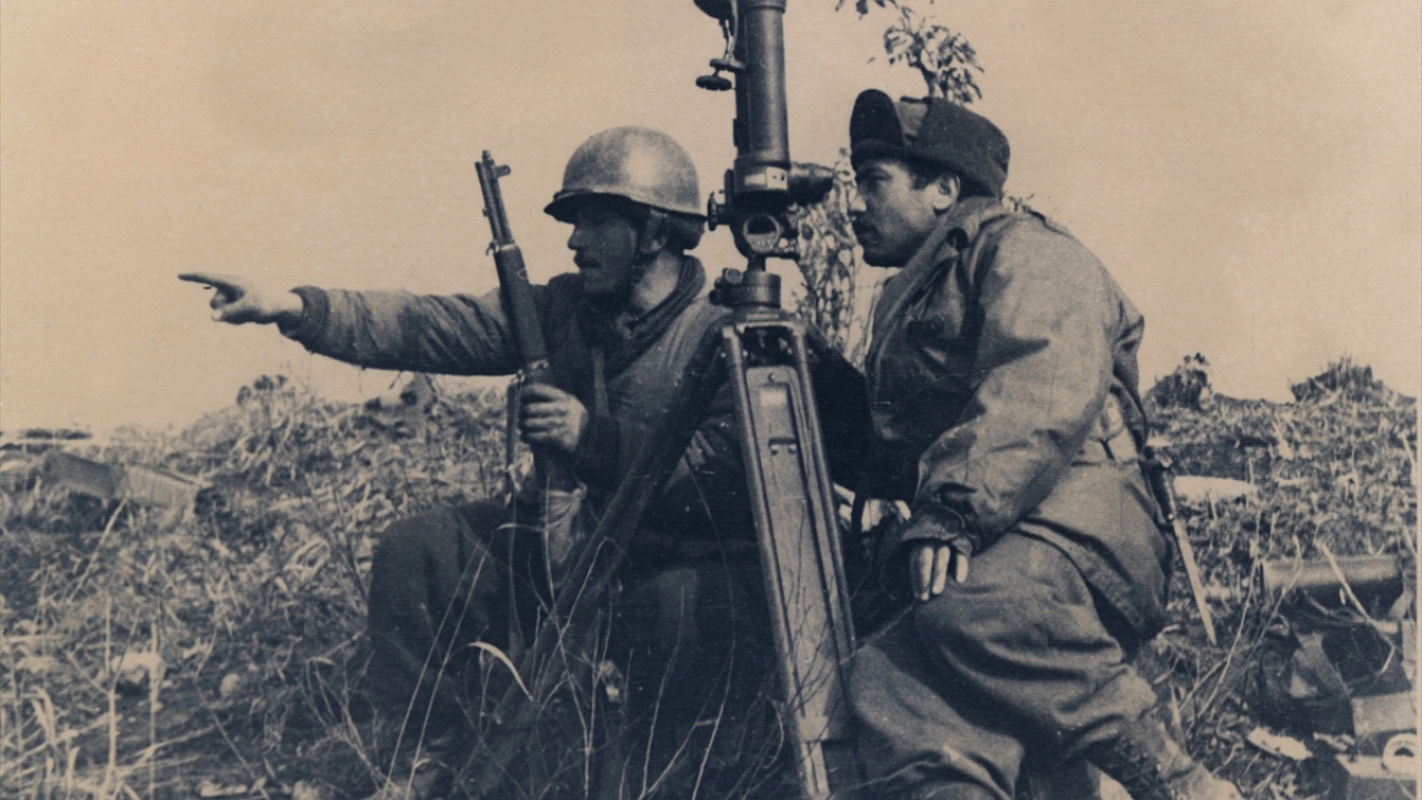 Bir haberci, kumandanına durum bilgisi verdi. (Arşiv)