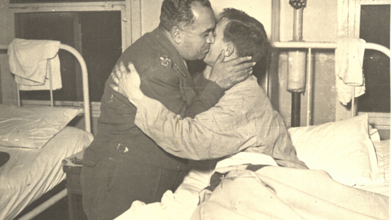 Komutan, yaralı askerleri hastanede ziyaret etti. (Arşiv)