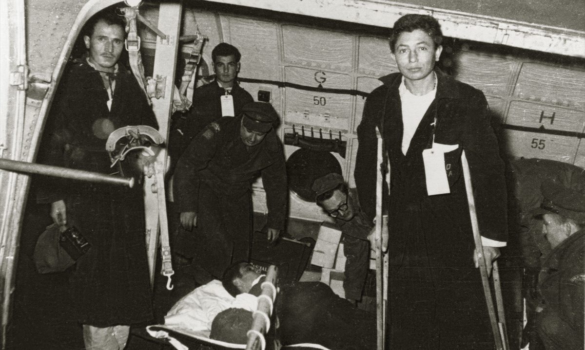 Savaşta yaralanan gaziler uçakla yurda döndü. (Arşiv)