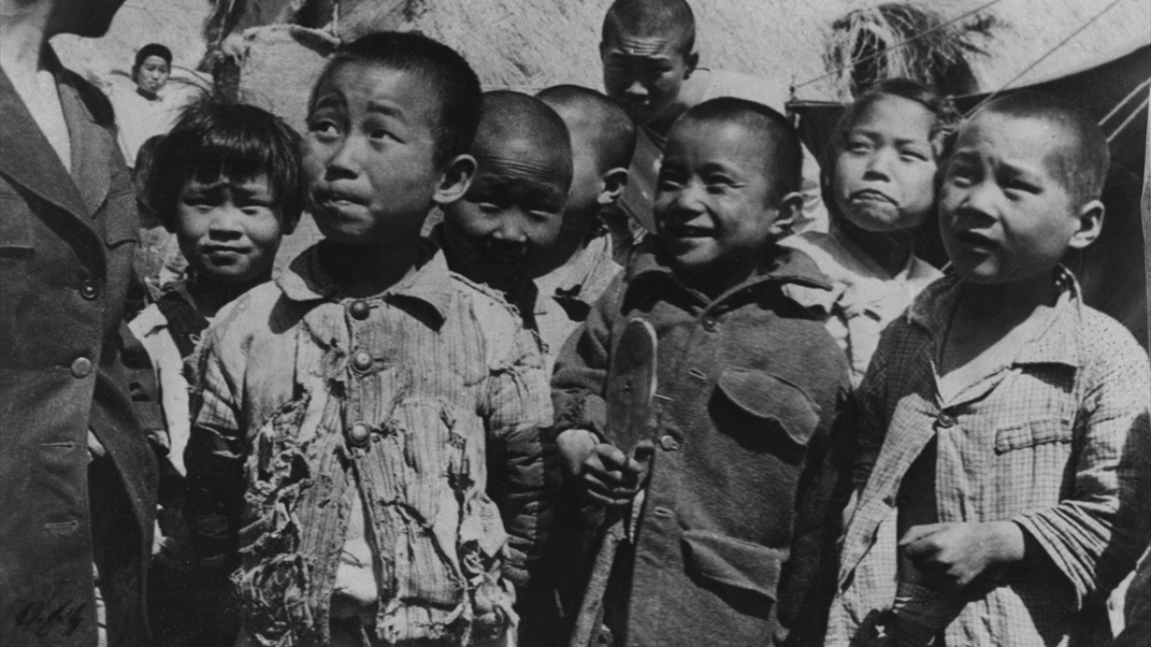 Kore`de Öksüz ve yetim çocuklar. (Arşiv)