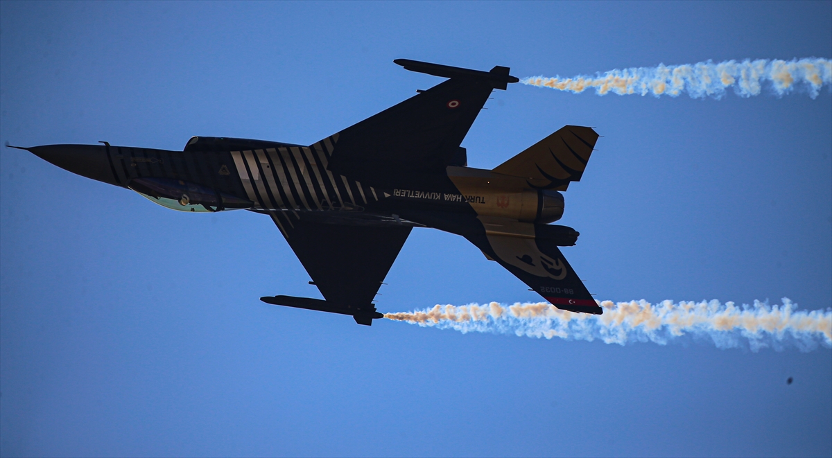 TEKNOFEST İstanbul, Atatürk Havalimanı`nda nefes kesen gösteri uçuşlarına ev sahipliği yaptı.