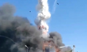 Tuzla'daki fabrika yangınında tanker patladı 3 itfaiye eri yaralandı