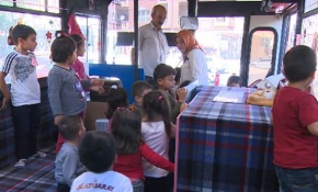 Mobil Anaokulu Mamak sokaklarında hizmet veriyor